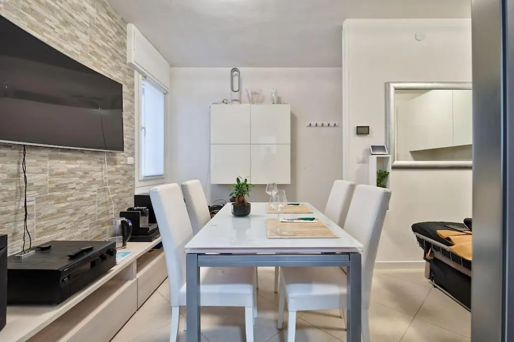Mini Suite Fronte Mare Piazza Mazzini Lido di Jesolo Apartment