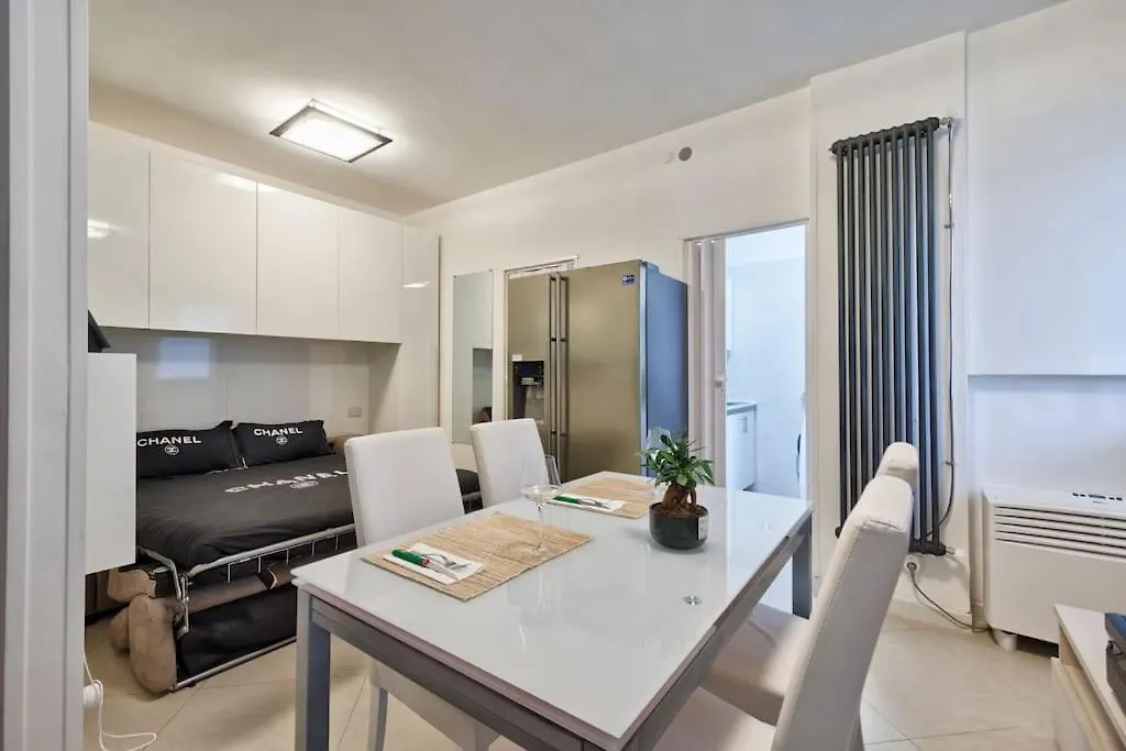 Apartment Mini Suite Fronte Mare Piazza Mazzini Lido di Jesolo Italien