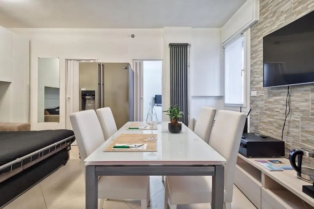 Apartment Mini Suite Fronte Mare Piazza Mazzini Lido di Jesolo