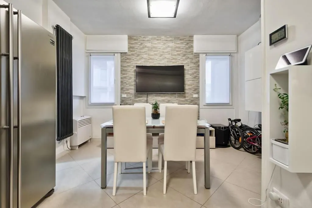 Mini Suite Fronte Mare Piazza Mazzini Lido di Jesolo Apartment